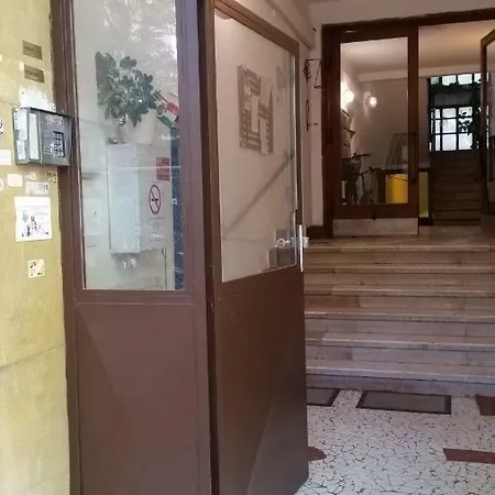 Liget Szinei Apartman شقة سيغيد